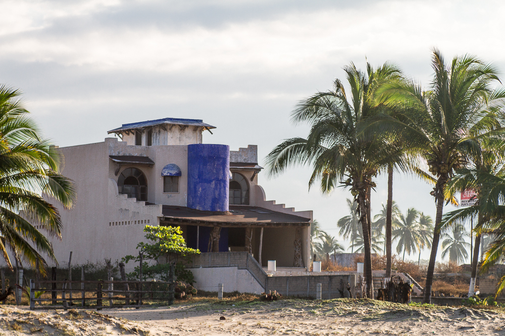 Playa Blanca abandoned resort Home side